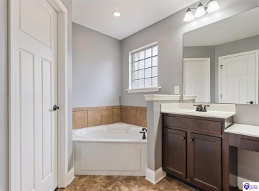 Hidden Falls Drive, Mount Washington, Kentucky 40047, ,2 BathroomsBathrooms,For Sale,Hidden Falls Drive,HK24004297