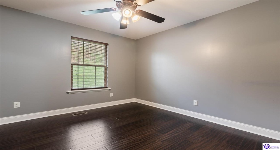 Hidden Falls Drive, Mount Washington, Kentucky 40047, ,2 BathroomsBathrooms,For Sale,Hidden Falls Drive,HK24004297