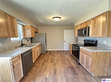 Brian Court, Radcliff, Kentucky 40160, ,2 BathroomsBathrooms,For Sale,Brian Court,HK24004301