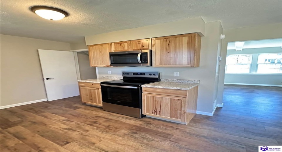 Brian Court, Radcliff, Kentucky 40160, ,2 BathroomsBathrooms,For Sale,Brian Court,HK24004301