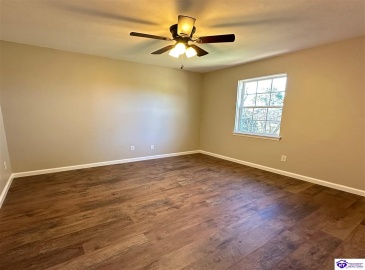 Brian Court, Radcliff, Kentucky 40160, ,2 BathroomsBathrooms,For Sale,Brian Court,HK24004301