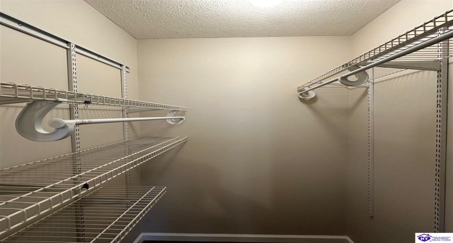 Brian Court, Radcliff, Kentucky 40160, ,2 BathroomsBathrooms,For Sale,Brian Court,HK24004301