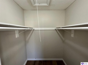 Brian Court, Radcliff, Kentucky 40160, ,2 BathroomsBathrooms,For Sale,Brian Court,HK24004301