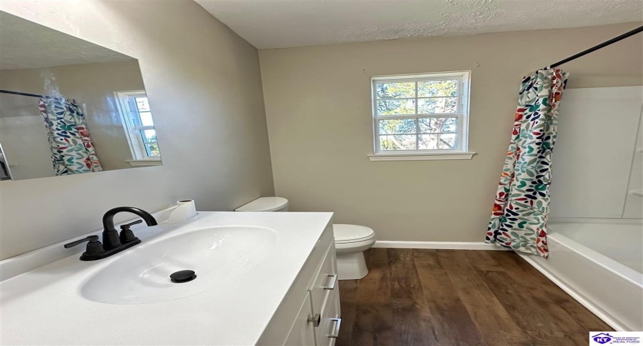 Brian Court, Radcliff, Kentucky 40160, ,2 BathroomsBathrooms,For Sale,Brian Court,HK24004301