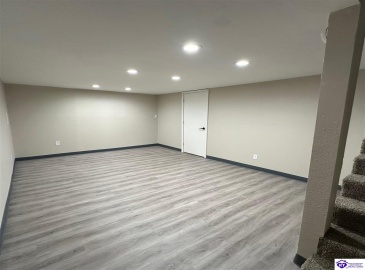 Brian Court, Radcliff, Kentucky 40160, ,2 BathroomsBathrooms,For Sale,Brian Court,HK24004301