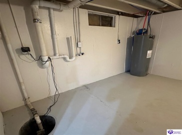 Brian Court, Radcliff, Kentucky 40160, ,2 BathroomsBathrooms,For Sale,Brian Court,HK24004301