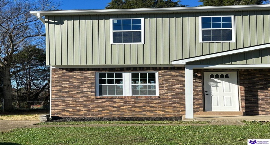 Brian Court, Radcliff, Kentucky 40160, ,2 BathroomsBathrooms,For Sale,Brian Court,HK24004301