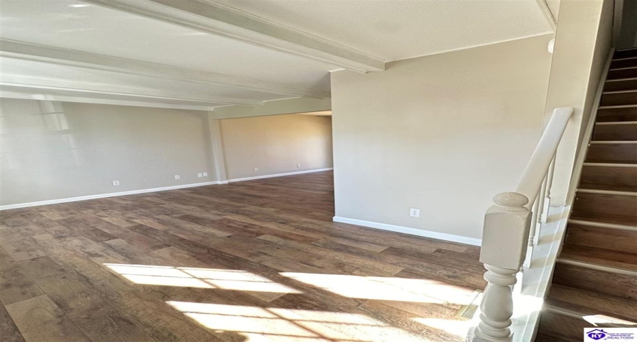 Brian Court, Radcliff, Kentucky 40160, ,2 BathroomsBathrooms,For Sale,Brian Court,HK24004301