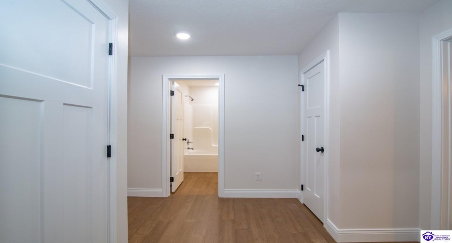 Blueberry Point, Brandenburg, Kentucky 40108, ,3 BathroomsBathrooms,For Sale,Blueberry Point,HK24004305