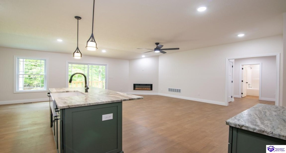 Blueberry Point, Brandenburg, Kentucky 40108, ,3 BathroomsBathrooms,For Sale,Blueberry Point,HK24004305