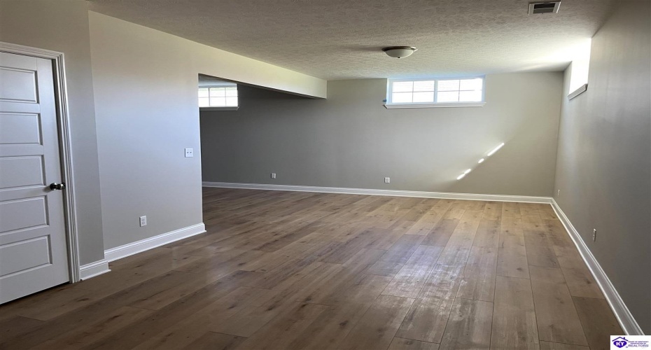 Mt Moriah Boulevard, Rineyville, Kentucky 40162, ,4 BathroomsBathrooms,For Sale,Mt Moriah Boulevard,HK24004307