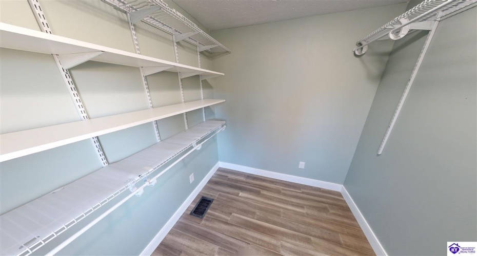 Otter Creek Road, Vine Grove, Kentucky 40175, ,2 BathroomsBathrooms,For Sale,Otter Creek Road,HK24004309