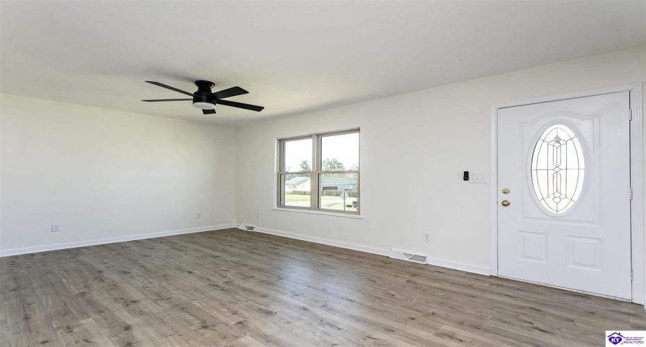 Lobo Drive, Elizabethtown, Kentucky 42701, ,2 BathroomsBathrooms,For Sale,Lobo Drive,HK24004310