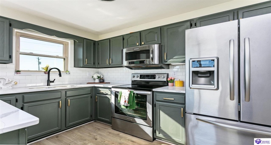 Lobo Drive, Elizabethtown, Kentucky 42701, ,2 BathroomsBathrooms,For Sale,Lobo Drive,HK24004310