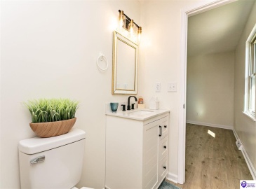 Lobo Drive, Elizabethtown, Kentucky 42701, ,2 BathroomsBathrooms,For Sale,Lobo Drive,HK24004310