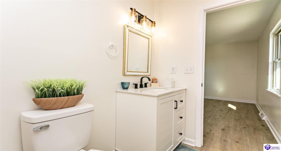 Lobo Drive, Elizabethtown, Kentucky 42701, ,2 BathroomsBathrooms,For Sale,Lobo Drive,HK24004310