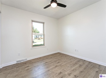 Lobo Drive, Elizabethtown, Kentucky 42701, ,2 BathroomsBathrooms,For Sale,Lobo Drive,HK24004310