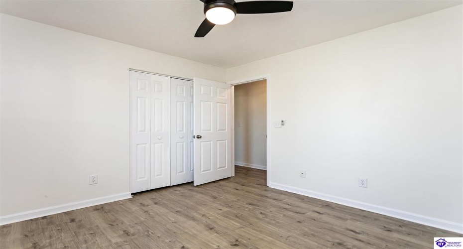 Lobo Drive, Elizabethtown, Kentucky 42701, ,2 BathroomsBathrooms,For Sale,Lobo Drive,HK24004310