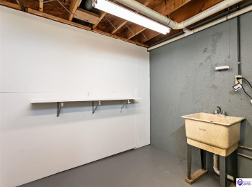 Lobo Drive, Elizabethtown, Kentucky 42701, ,2 BathroomsBathrooms,For Sale,Lobo Drive,HK24004310