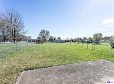Lobo Drive, Elizabethtown, Kentucky 42701, ,2 BathroomsBathrooms,For Sale,Lobo Drive,HK24004310