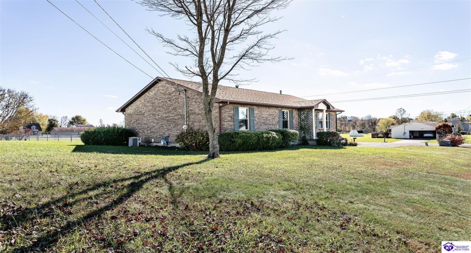 Lobo Drive, Elizabethtown, Kentucky 42701, ,2 BathroomsBathrooms,For Sale,Lobo Drive,HK24004310