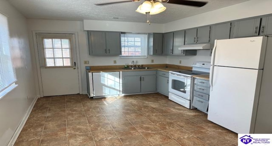 Front Nine Drive, Elizabethtown, Kentucky 42701, ,1 BathroomBathrooms,For Sale,Front Nine Drive,HK24004311