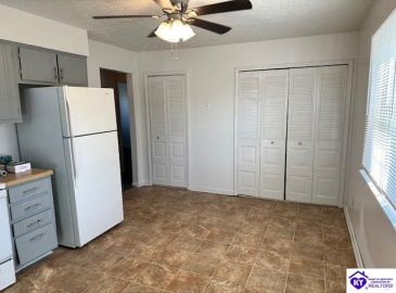 Front Nine Drive, Elizabethtown, Kentucky 42701, ,1 BathroomBathrooms,For Sale,Front Nine Drive,HK24004311