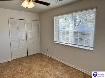 Front Nine Drive, Elizabethtown, Kentucky 42701, ,1 BathroomBathrooms,For Sale,Front Nine Drive,HK24004311