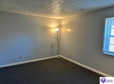 Front Nine Drive, Elizabethtown, Kentucky 42701, ,1 BathroomBathrooms,For Sale,Front Nine Drive,HK24004311