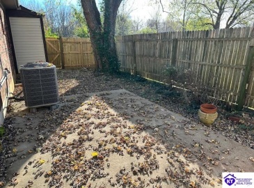 Front Nine Drive, Elizabethtown, Kentucky 42701, ,1 BathroomBathrooms,For Sale,Front Nine Drive,HK24004311