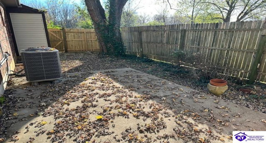 Front Nine Drive, Elizabethtown, Kentucky 42701, ,1 BathroomBathrooms,For Sale,Front Nine Drive,HK24004311