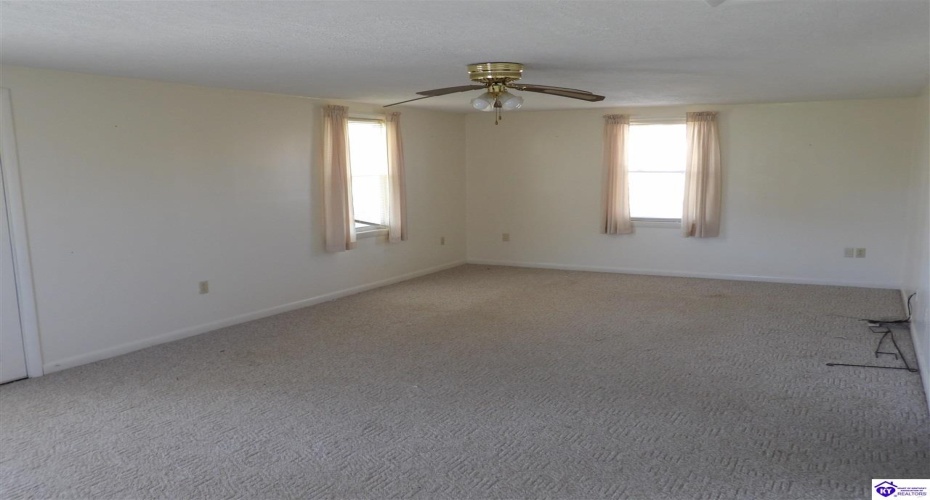 Cub Run Highway, Munfordville, Kentucky 42765, ,2 BathroomsBathrooms,For Sale,Cub Run Highway,HK24004316