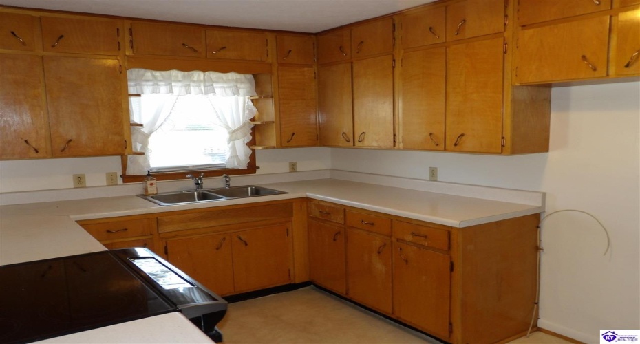 Cub Run Highway, Munfordville, Kentucky 42765, ,2 BathroomsBathrooms,For Sale,Cub Run Highway,HK24004316