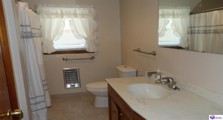 Cub Run Highway, Munfordville, Kentucky 42765, ,2 BathroomsBathrooms,For Sale,Cub Run Highway,HK24004316