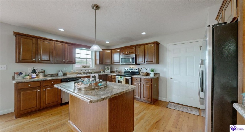 Collinbrook Drive, Rineyville, Kentucky 40162, ,3 BathroomsBathrooms,For Sale,Collinbrook Drive,HK24002524