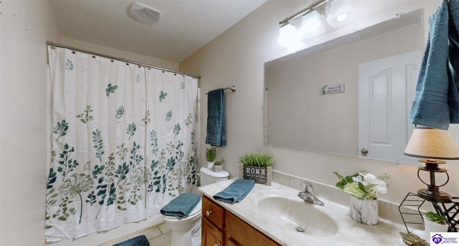 Collinbrook Drive, Rineyville, Kentucky 40162, ,3 BathroomsBathrooms,For Sale,Collinbrook Drive,HK24002524