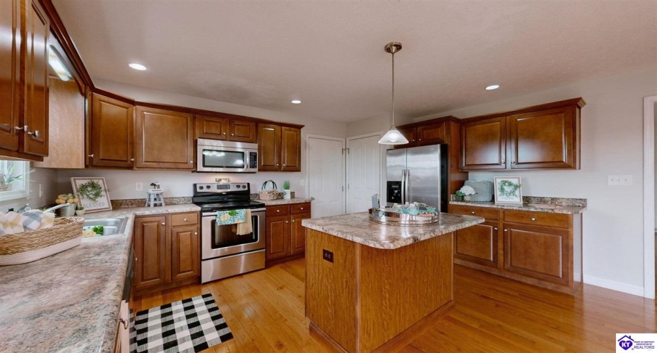 Collinbrook Drive, Rineyville, Kentucky 40162, ,3 BathroomsBathrooms,For Sale,Collinbrook Drive,HK24002524