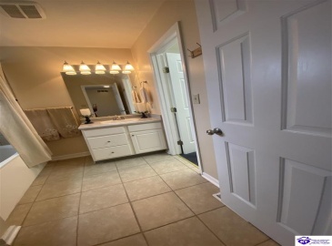 Amanda Jo Drive, Elizabethtown, Kentucky 42701, ,2 BathroomsBathrooms,For Sale,Amanda Jo Drive,HK24004324