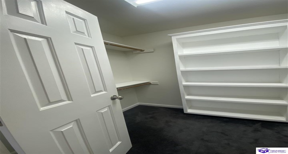 Amanda Jo Drive, Elizabethtown, Kentucky 42701, ,2 BathroomsBathrooms,For Sale,Amanda Jo Drive,HK24004324