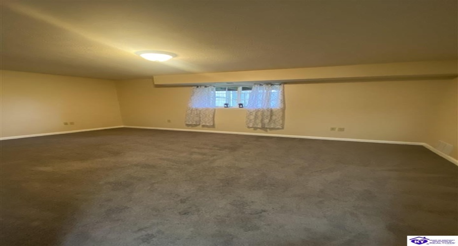 Amanda Jo Drive, Elizabethtown, Kentucky 42701, ,2 BathroomsBathrooms,For Sale,Amanda Jo Drive,HK24004324