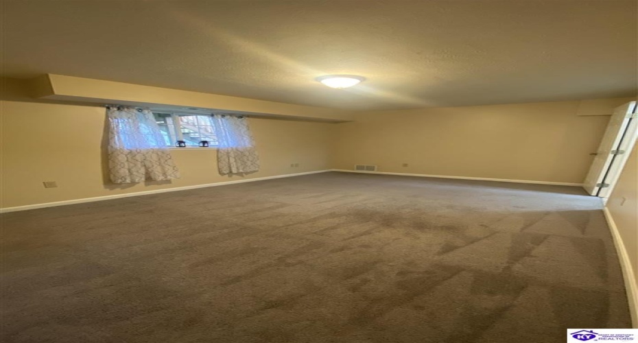 Amanda Jo Drive, Elizabethtown, Kentucky 42701, ,2 BathroomsBathrooms,For Sale,Amanda Jo Drive,HK24004324