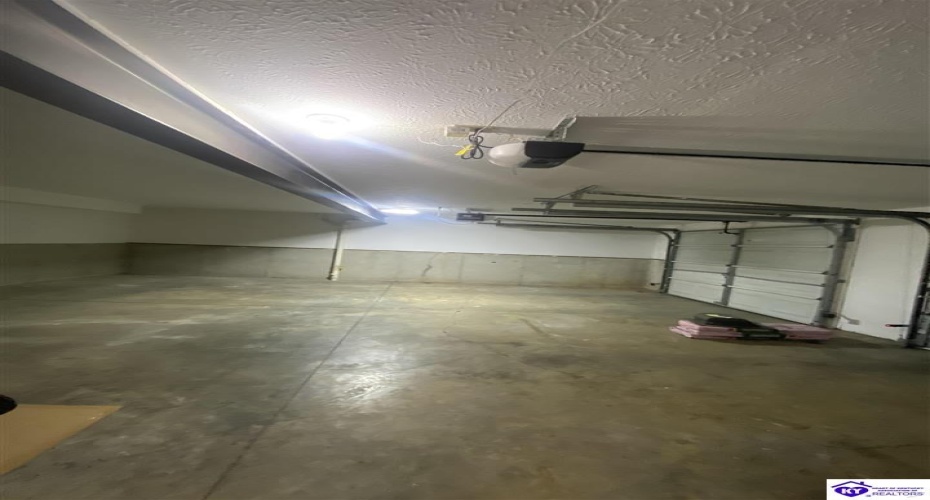 Amanda Jo Drive, Elizabethtown, Kentucky 42701, ,2 BathroomsBathrooms,For Sale,Amanda Jo Drive,HK24004324