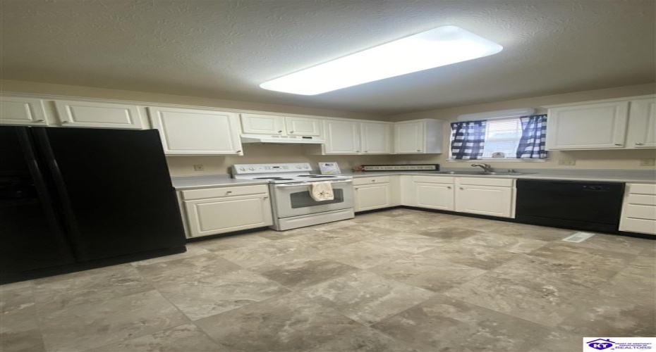 Amanda Jo Drive, Elizabethtown, Kentucky 42701, ,2 BathroomsBathrooms,For Sale,Amanda Jo Drive,HK24004324