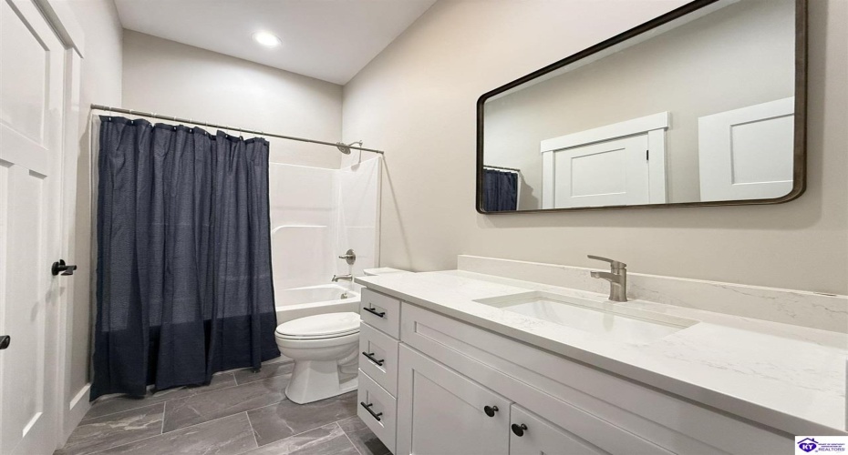 Moutardier Bay Ct, Leitchfield, Kentucky 42754, ,4 BathroomsBathrooms,For Sale,Moutardier Bay Ct,HK24004329