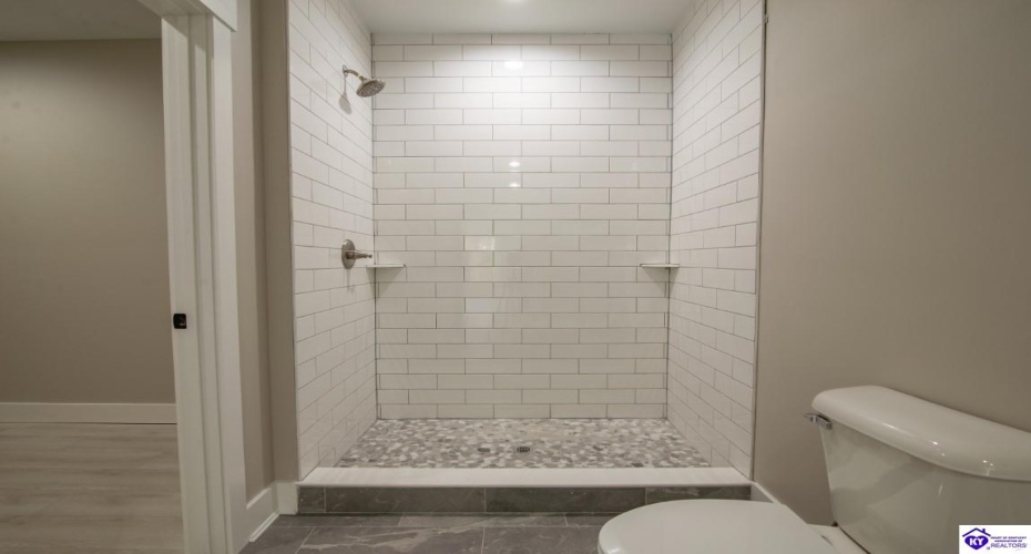 Moutardier Bay Ct, Leitchfield, Kentucky 42754, ,4 BathroomsBathrooms,For Sale,Moutardier Bay Ct,HK24004329