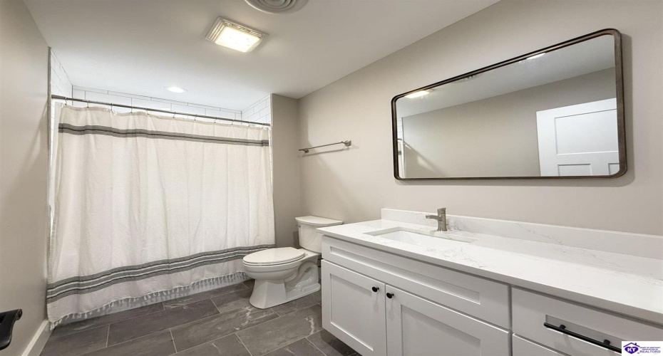 Moutardier Bay Ct, Leitchfield, Kentucky 42754, ,4 BathroomsBathrooms,For Sale,Moutardier Bay Ct,HK24004329