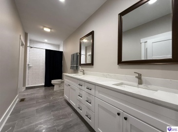 Moutardier Bay Ct, Leitchfield, Kentucky 42754, ,4 BathroomsBathrooms,For Sale,Moutardier Bay Ct,HK24004329