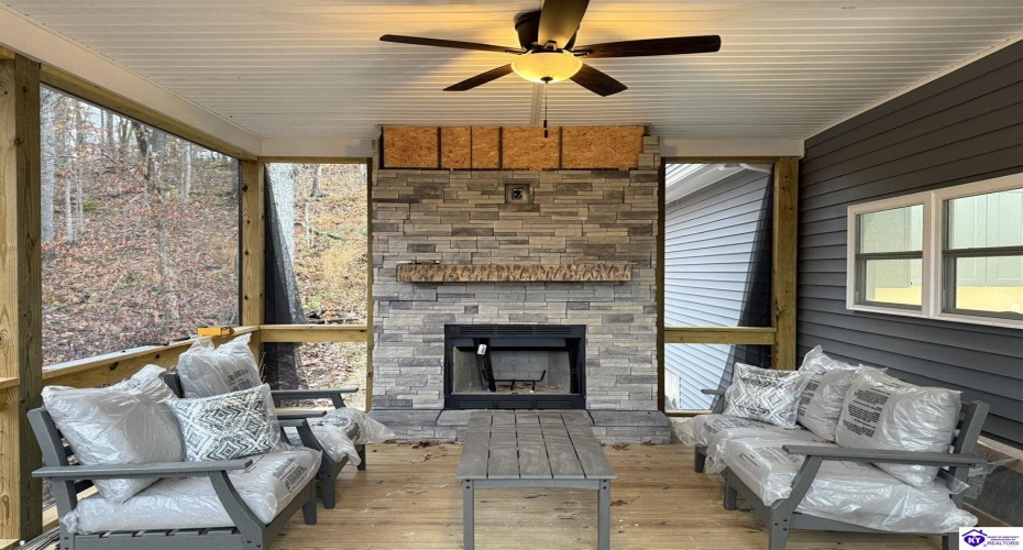 Moutardier Bay Ct, Leitchfield, Kentucky 42754, ,4 BathroomsBathrooms,For Sale,Moutardier Bay Ct,HK24004329