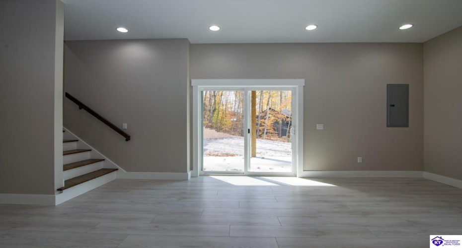 Moutardier Bay Ct, Leitchfield, Kentucky 42754, ,4 BathroomsBathrooms,For Sale,Moutardier Bay Ct,HK24004329