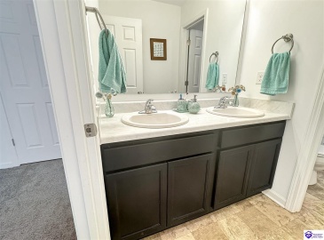 Johnson Ridge Rd, Louisville, Kentucky 40245, ,3 BathroomsBathrooms,For Sale,Johnson Ridge Rd,HK24004337